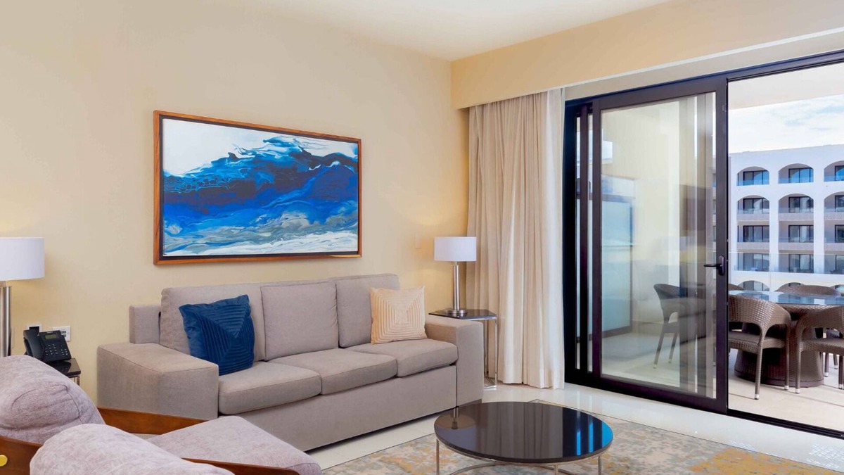 San Jose del Cabo Resort | ✩ 2BR Suite ✩ 1776ft² ✩ Private Terrace ✩ Convenient Drive from Airport✩