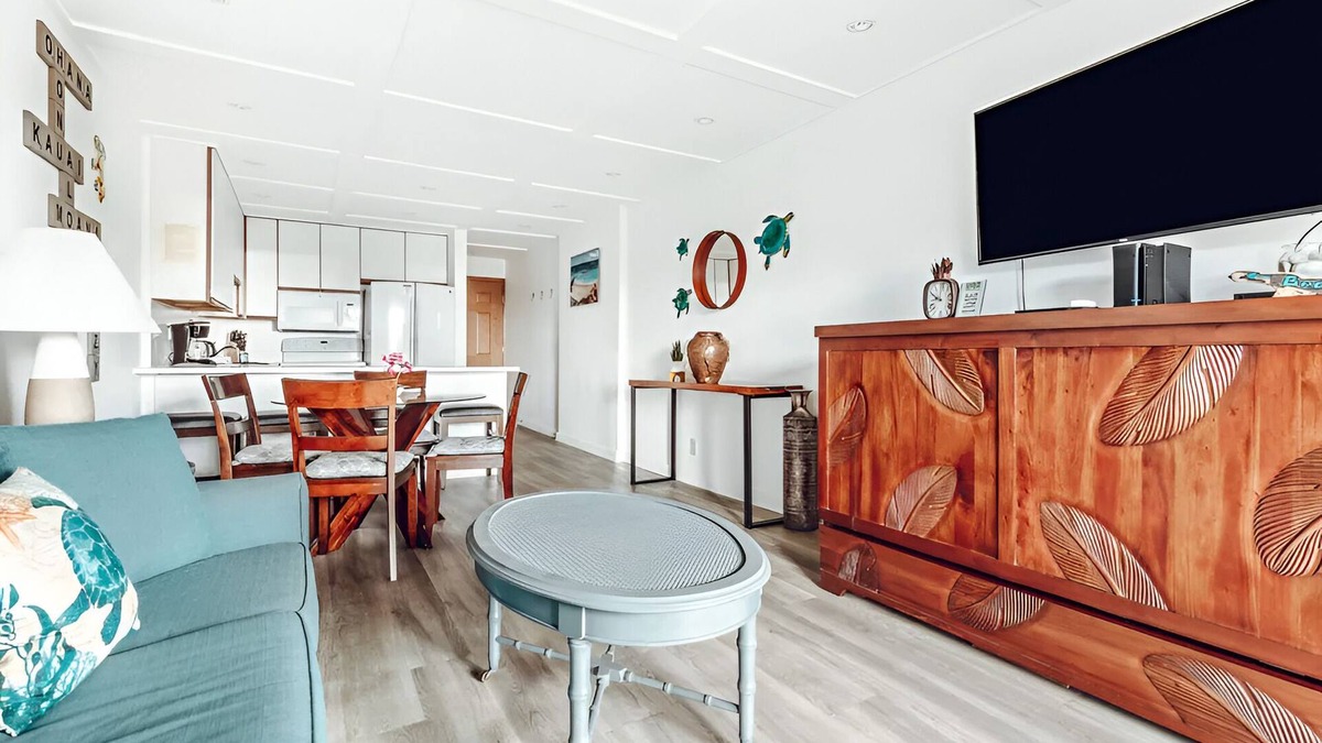 Nawiliwili Apartment | 2BR Unit | Walk to Kalapaki Beach – Onsite Pool, Tennis & Easy Access to Dining