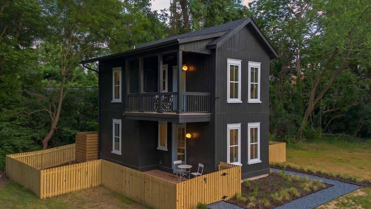 Durham House | 2BR Urban Retreat w/Deck, Near Downtown Durham