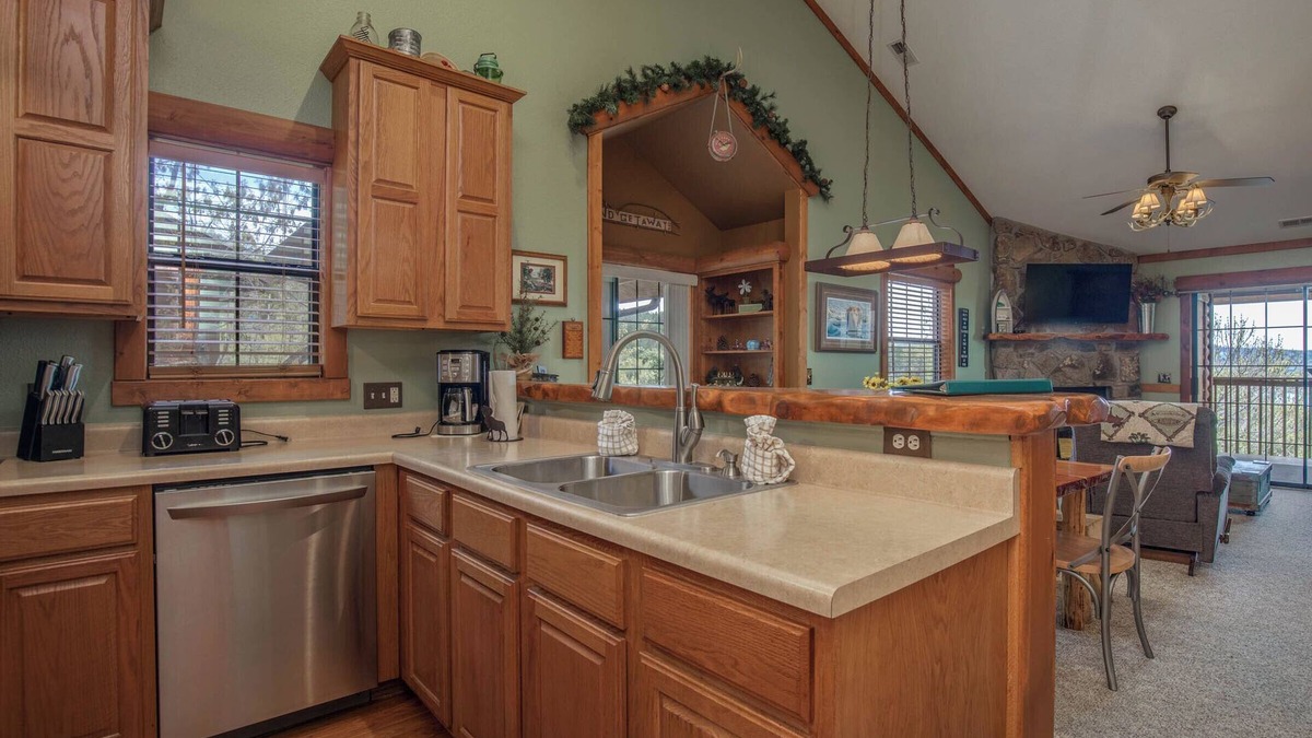 Indian Point Condo | 2BR Village At Indian Point 2009 near SDC - Free Tickets Daily up to $500