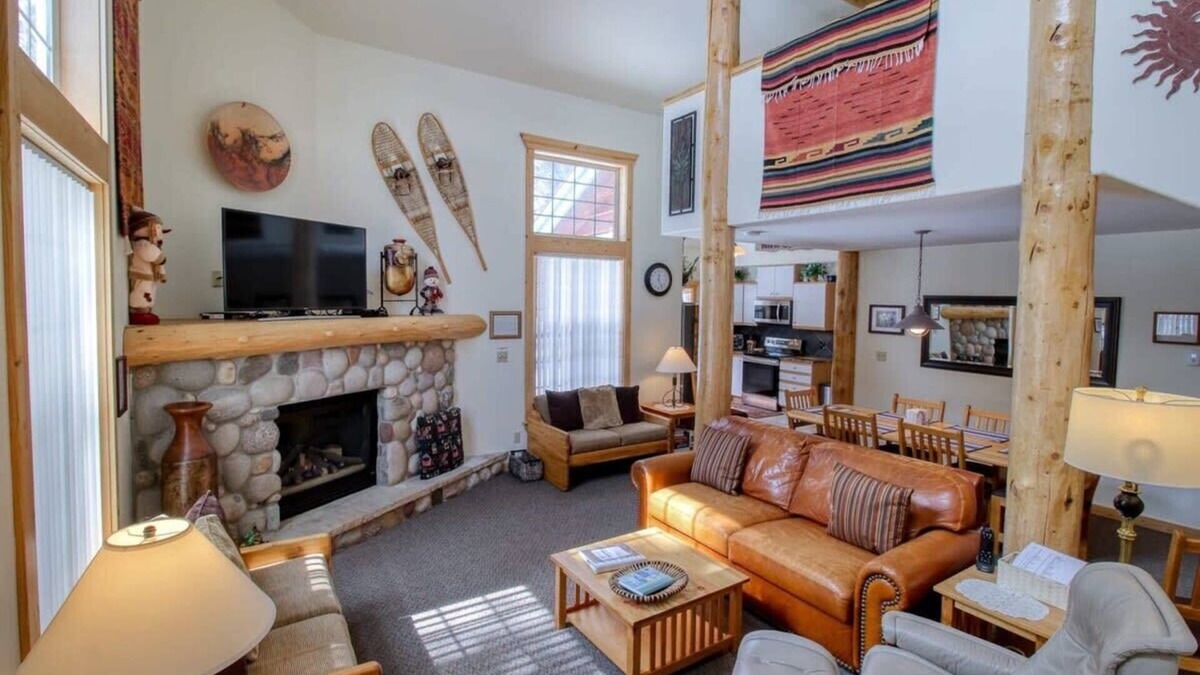 Leadville Cabin | 2BR w/Loft - Fireplace, BBQ, Horseshoe Pit, Swing