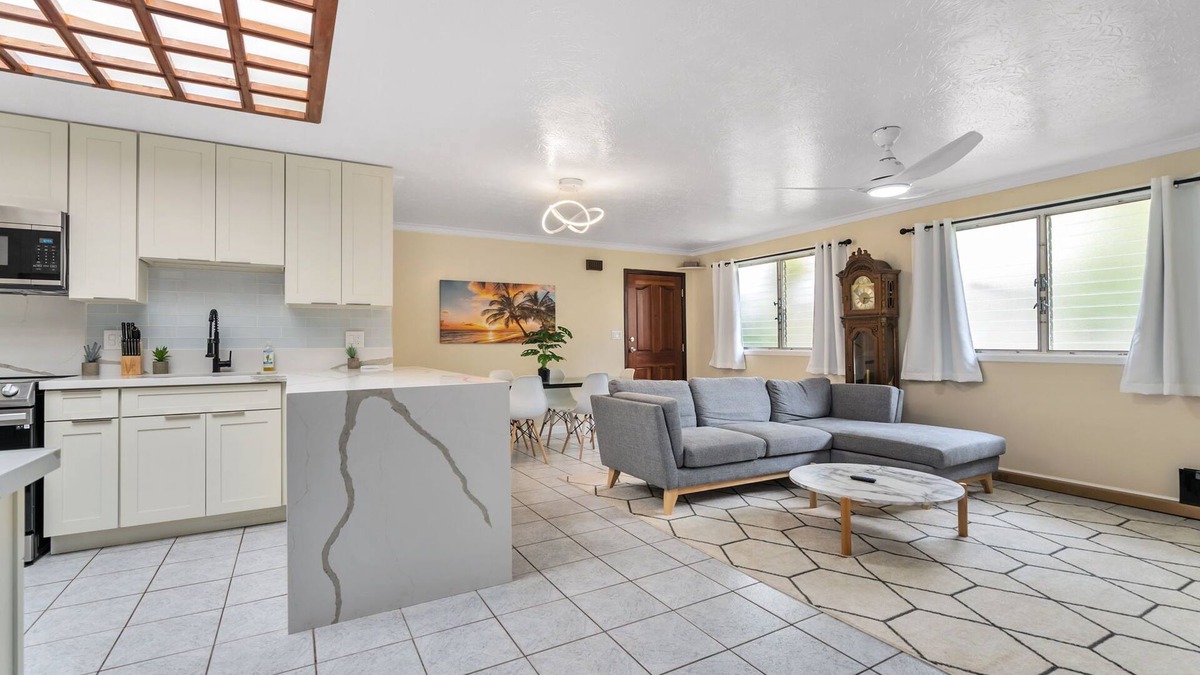 Ewa House | 2BR Walk to Ewa Beach - Upto 4 + WiFi, AC, Parking