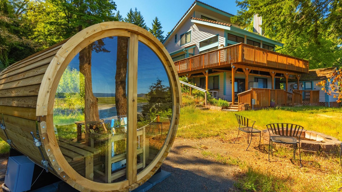 Brinnon House | 2BR waterfront home with beach access and views.
