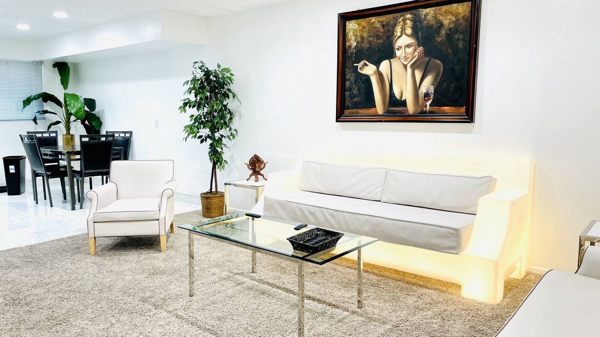 Beverly Green Apartment | 2BRCondo,LasVegas,WalkToStrip,LVCC,STRIP,Book,pool,summer,SemaShow,sale,CES26