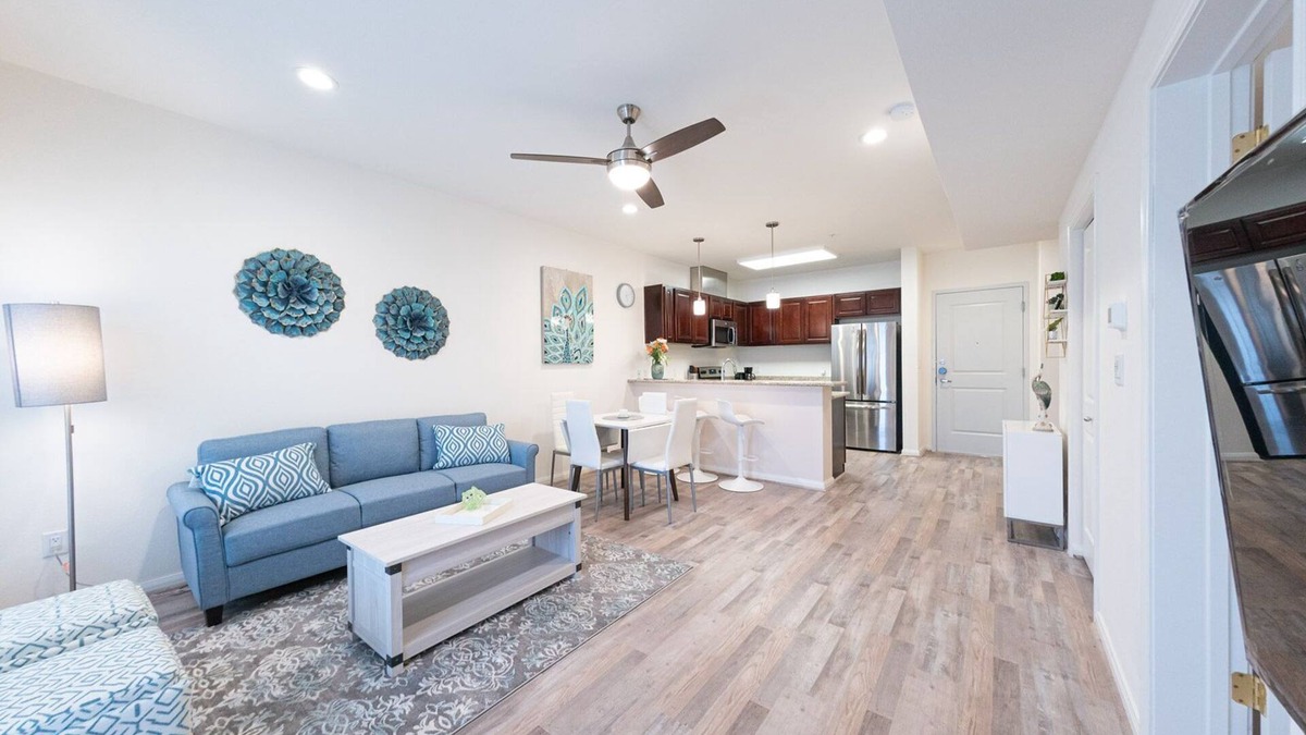 Katy Condo | 2H |*Holiday Special* Stylish, Gated Condo in Lifestyle Center Living|