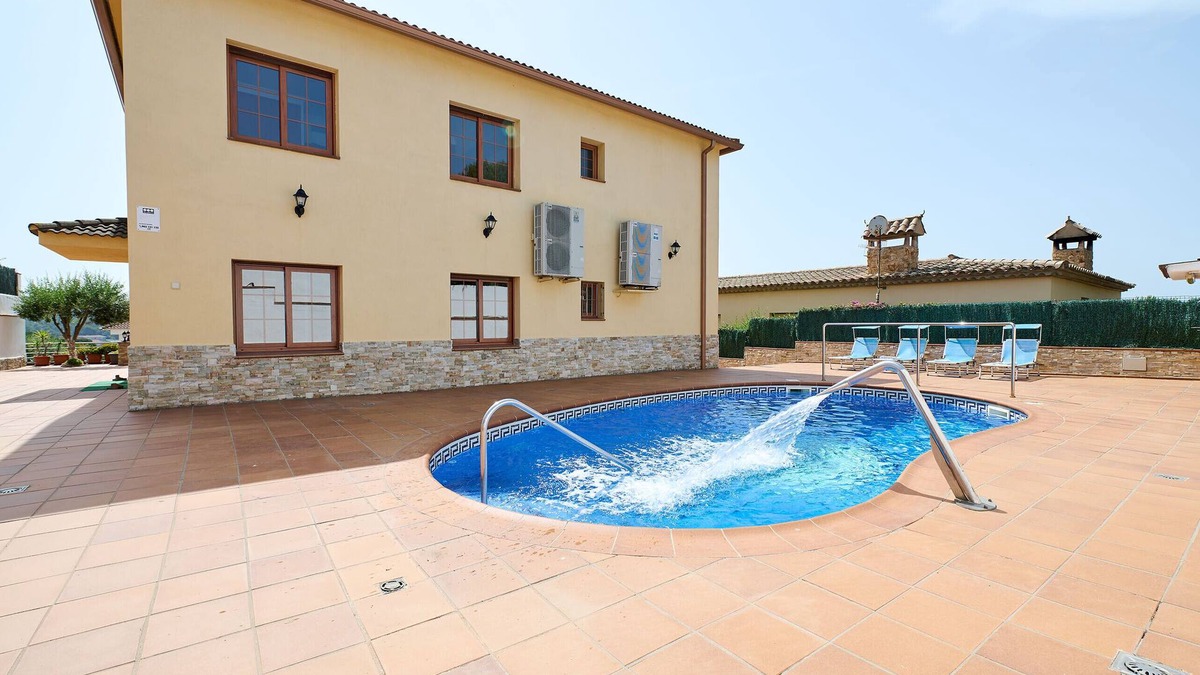Blanes Villa | 2MARINA01 - House with a private pool in a residencial area