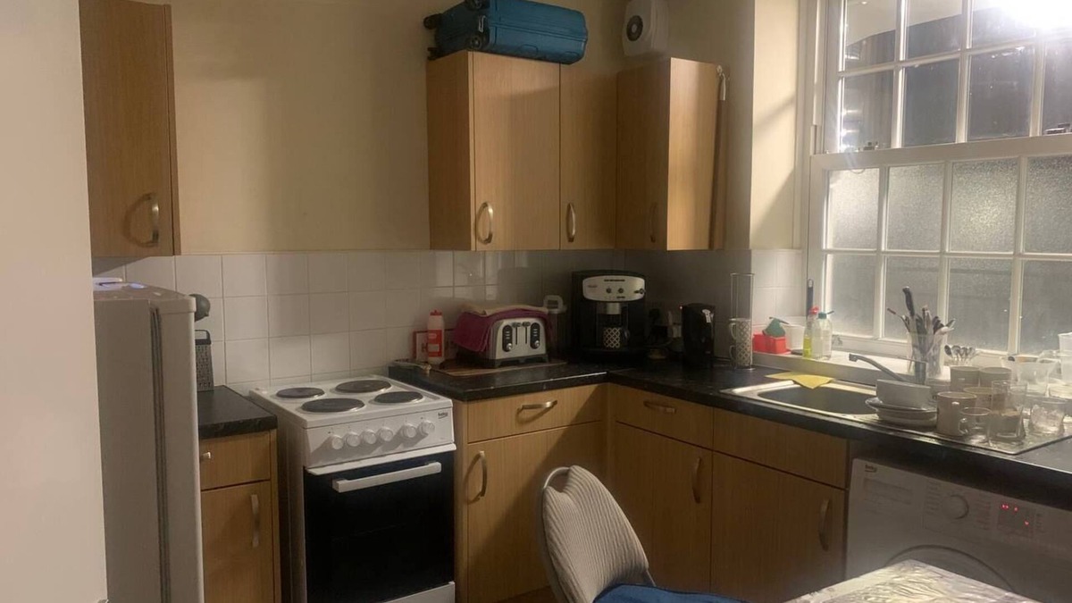 Hammersmith Broadway Apartment | 2mins from Hammersmith st cozy 2-bed