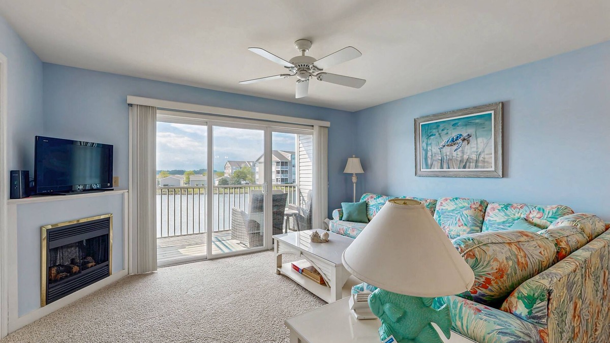 Ocean View House | 2nd-floor Bethany Bay condo with waterfront views & on-site golf/pool/tennis