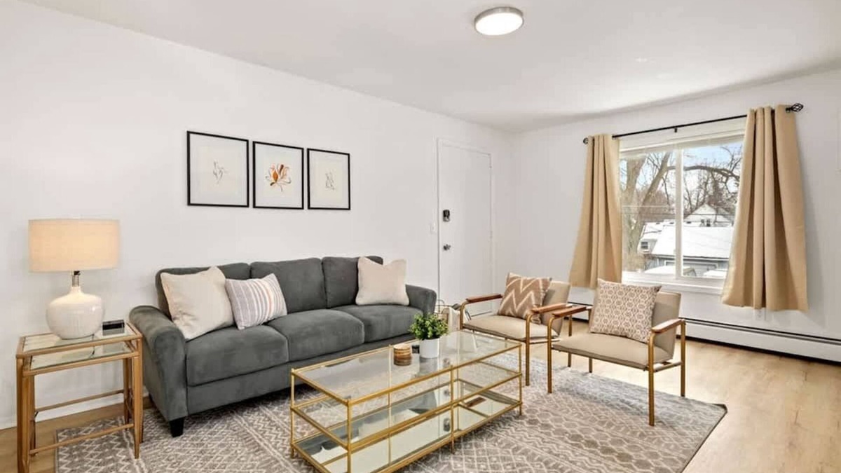 Mount Clemens Apartment | 2nd Floor, Corner unit ft. King Bed + Workspace