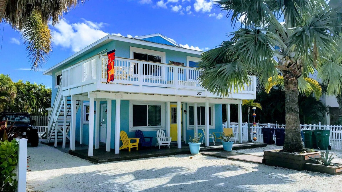 Anna Maria House | 2nd House from the Beach with No Roads to Cross