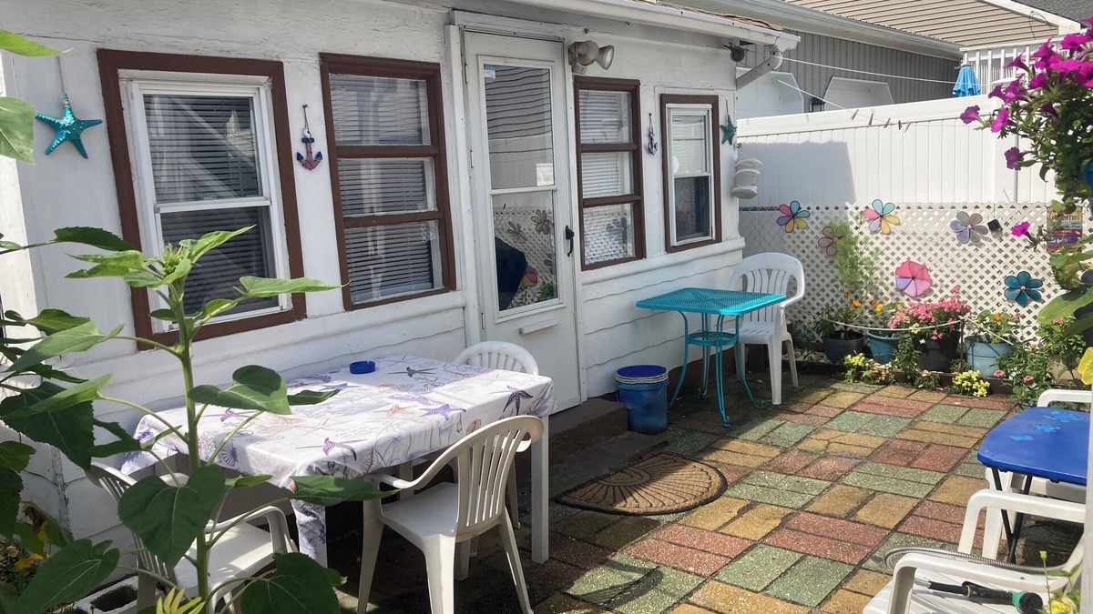 Seaside Heights Cottage | 2nd house from beach Private cottage w outside patio. Sleeps 4