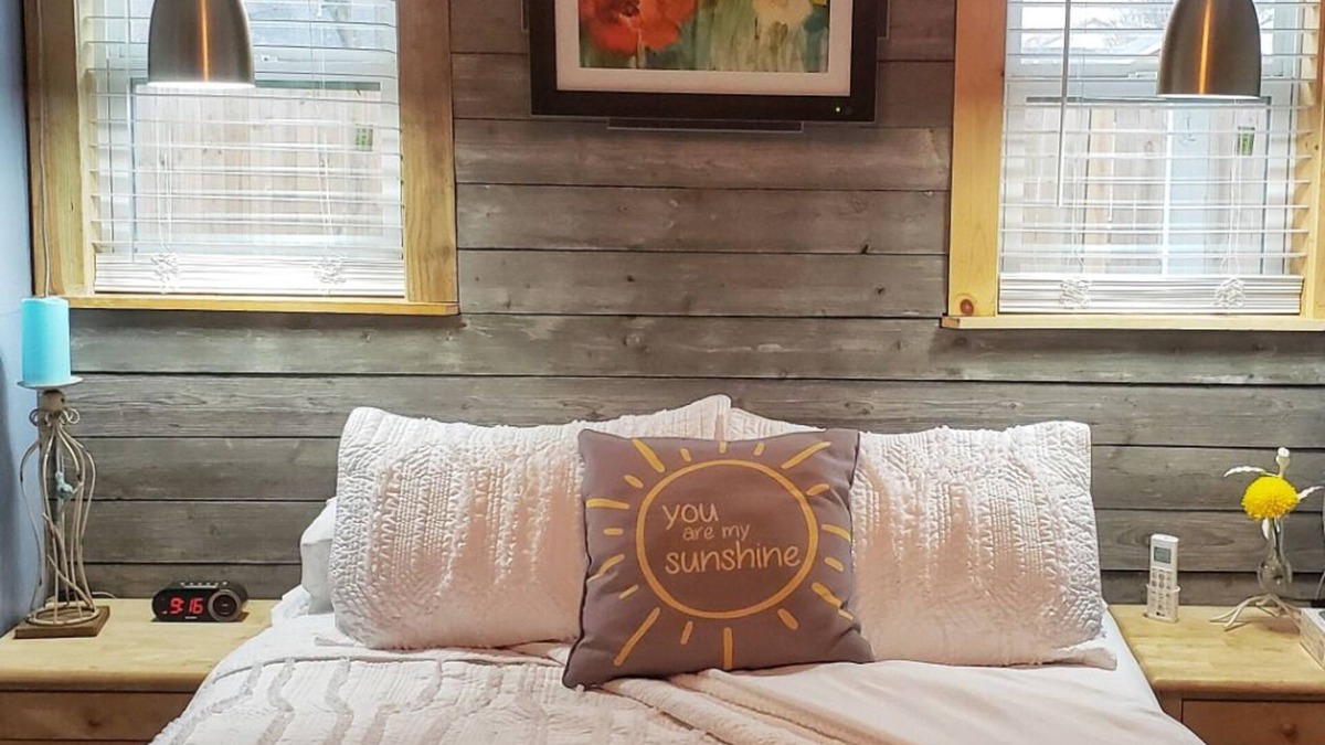 Downtown House | 2nd Street Retreat: Cozy Garden Apartment - So Close You Can Walk/Bike the Town
