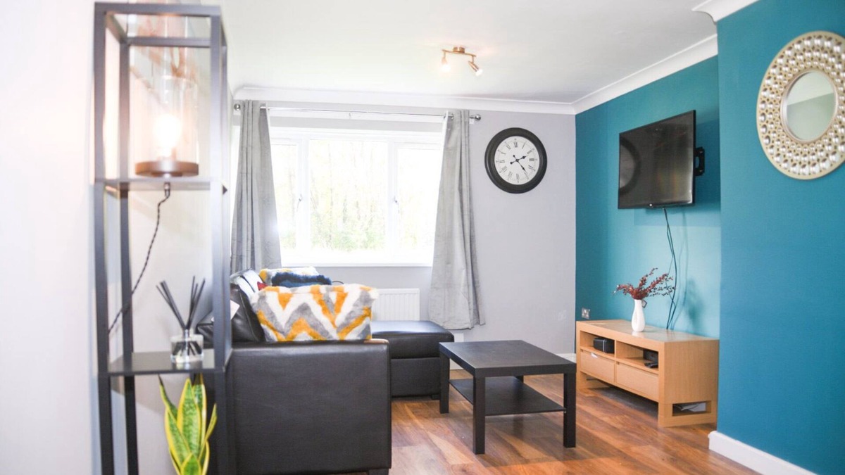 Willenhall House | 2ndHomeStays-Willenhall -A Charming 3-Bedroom Home in West Midlands