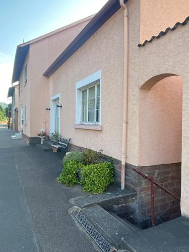 Mondfeld Apartment | 2Z-Ferienwohnung, umgeben vom Spessart & Main