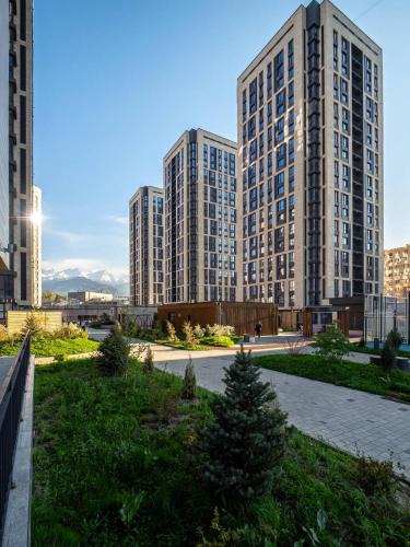 Almaty Apartment | 3-комнатная С ПАНОРАМНЫМ ВИДОМ на ГОРЫ на главном проспекте Аль-Фараби