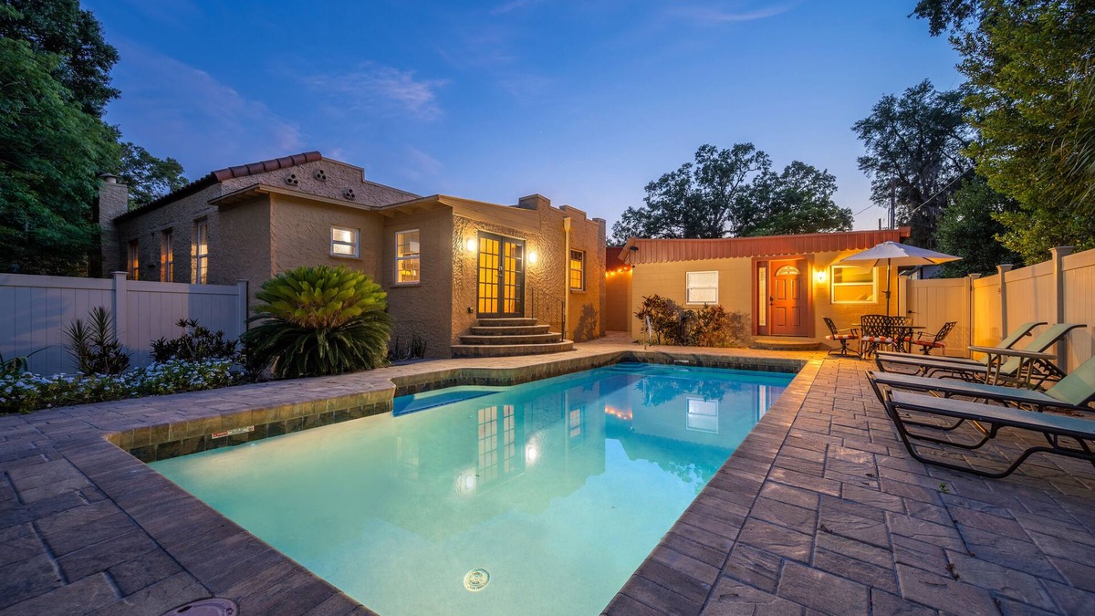 Lakeland House | 3/2 Luxury Spanish Villa - Pool - Pet Friendly