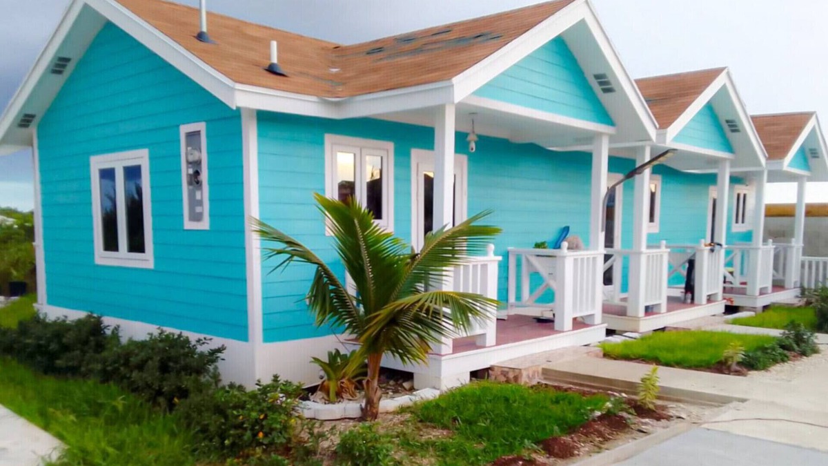 Rolleville Cottage | 3-2 Minutes Away From The Beach, Restuarant, Stores And Bars