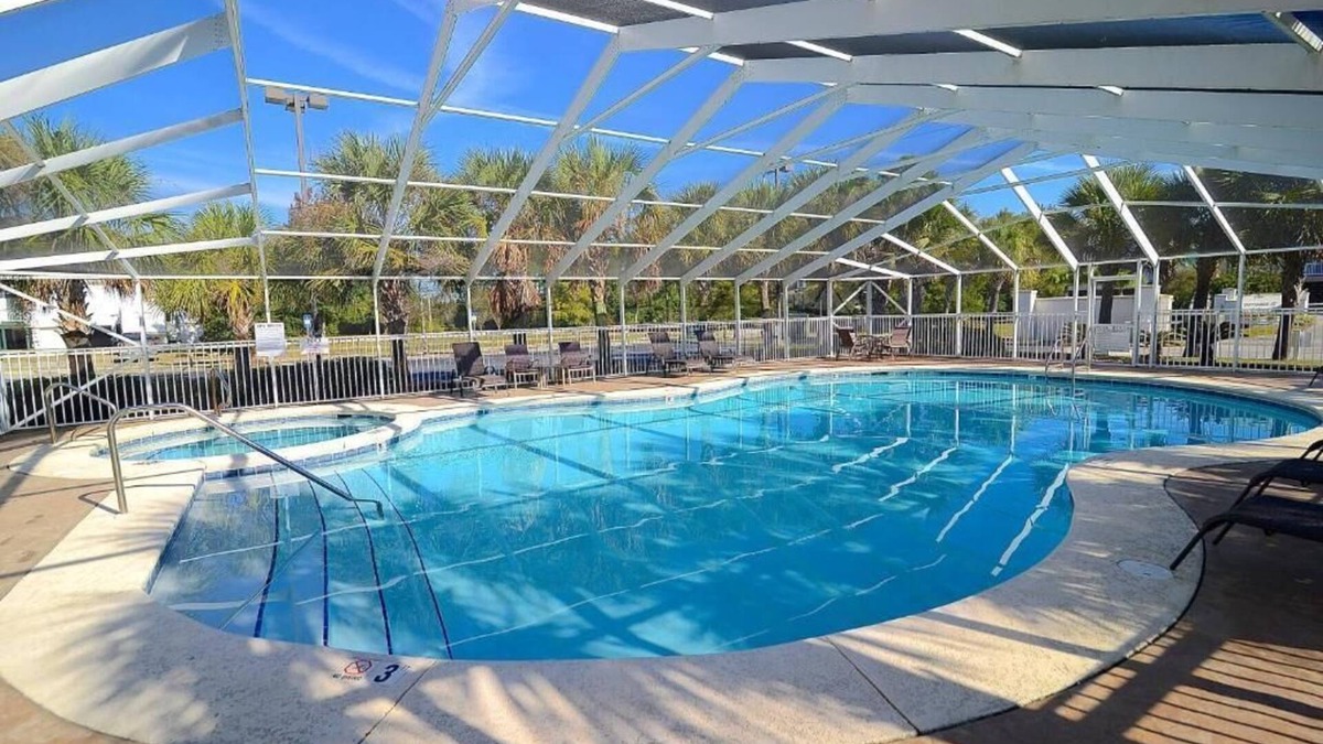 Gulf Shores Apartment | 3/3 K/K/bunk room/sofa sleeper screen porch. 30 day rentals