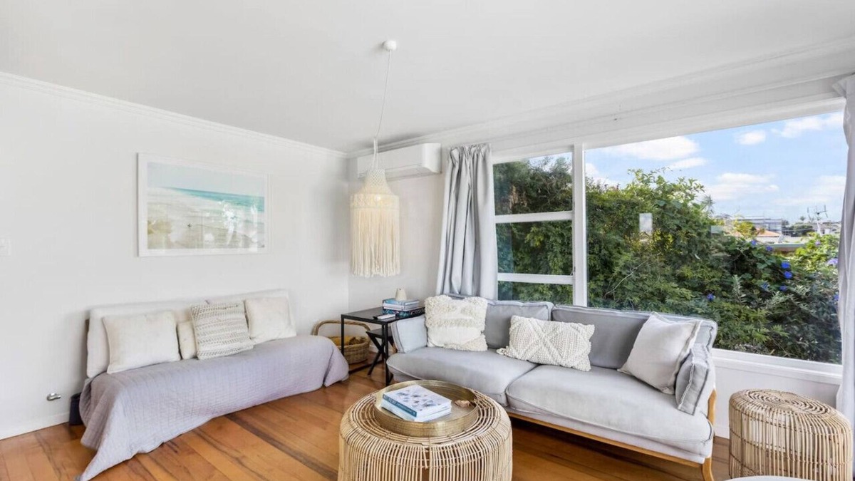 Castor Bay House | 3/4 Beach Road, Castor Bay, Auckland 0620