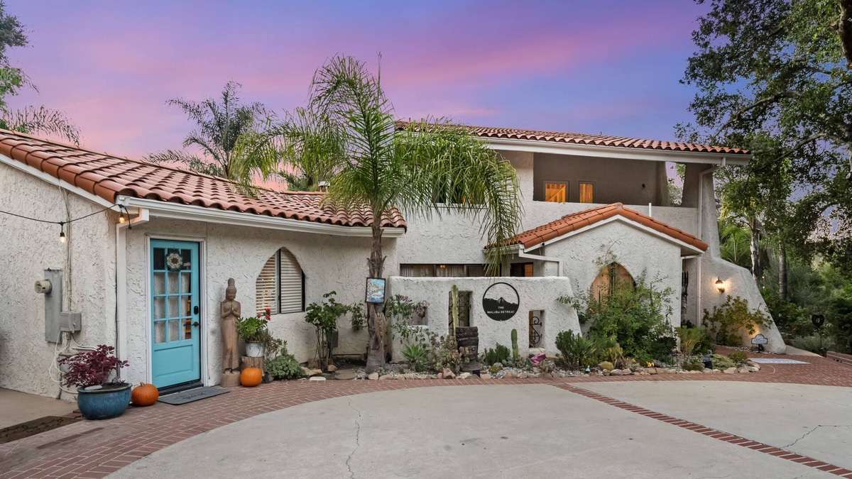 Calabasas House | 3-acre Monte Nido mountain-view estate with guest house, private pool & spa