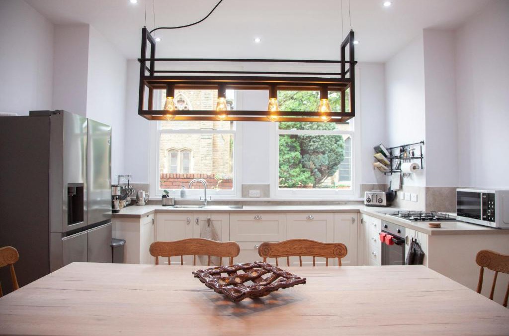 Old Trafford Apartment | 3 Bath Contemporary Victorian Near Manchester Attractions