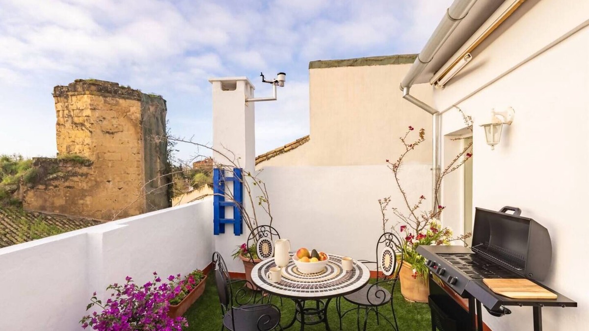 La Catedral House | 3 BD house with Private Solarium and patio