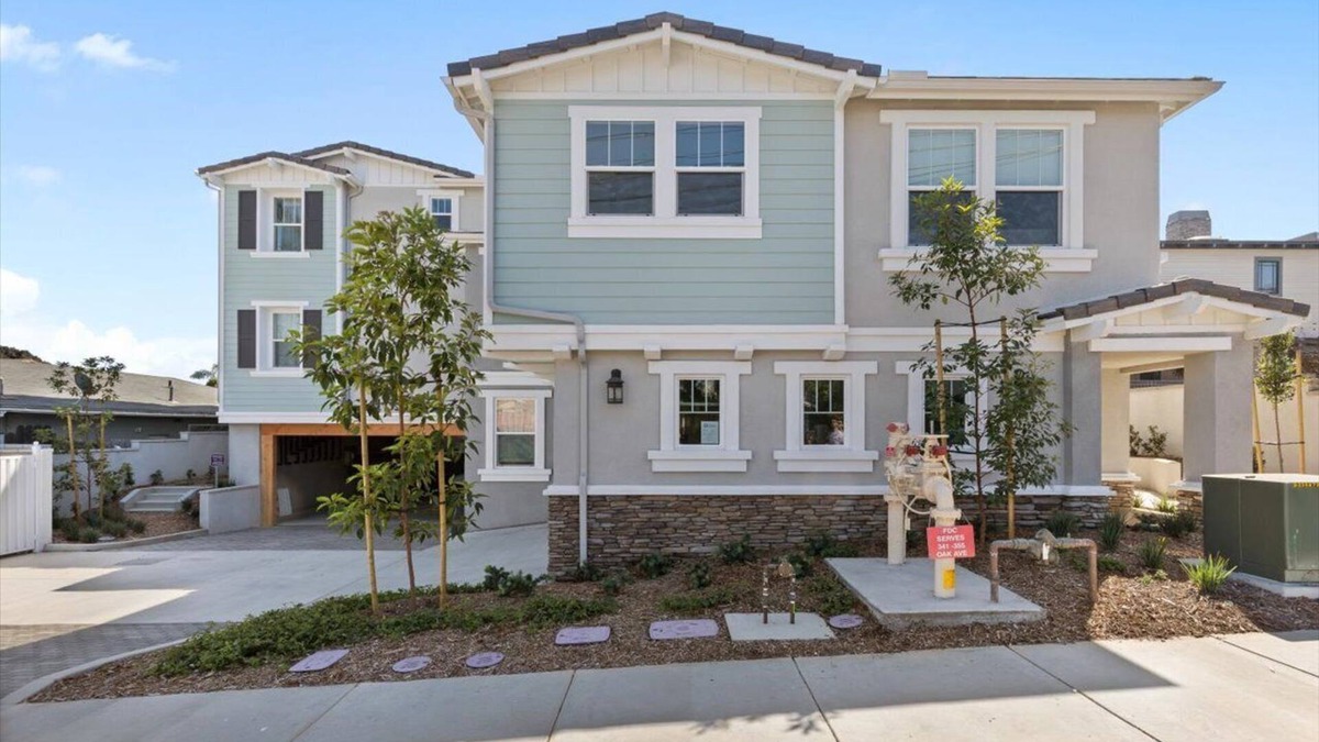 Carlsbad Village Condo | 3 bdrm condo in Carlsbad Village-two blocks from beach & village!