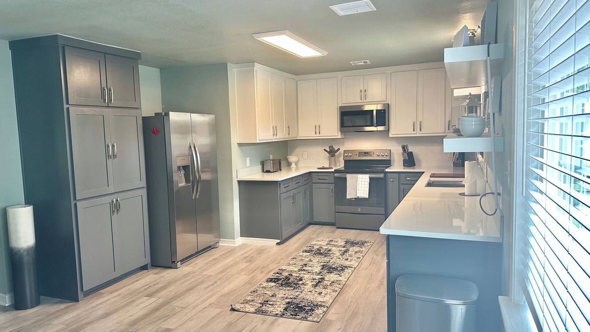 Kingston House | 3-bdrm house close to Catfish Bay, Westbay Casino & walking distance to the lake