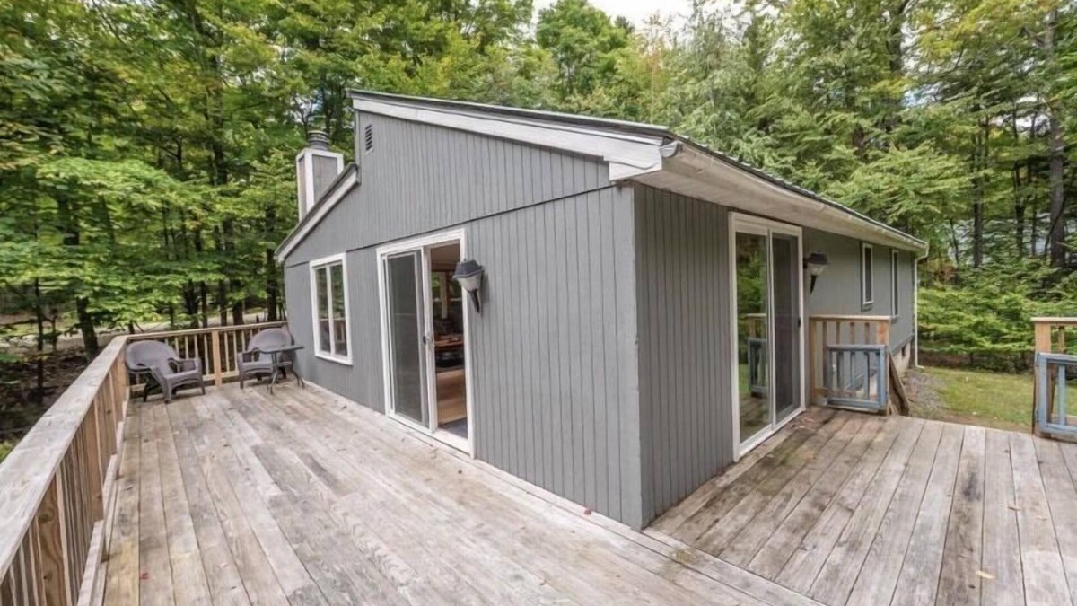 Wardsboro House | 3 bed 2 bath 10 minutes to my snow 20 minutes to stratton
