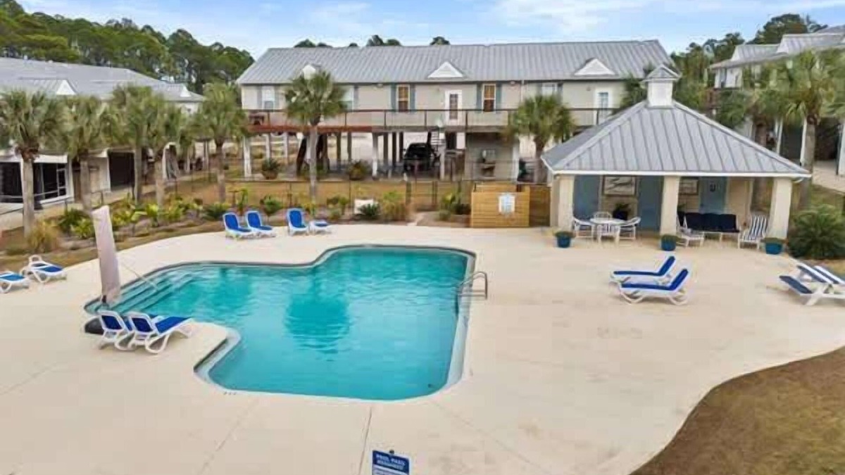 Carrabelle House | 3-bed, 2-bath condo Carrabelle, Fl/pool/fishing