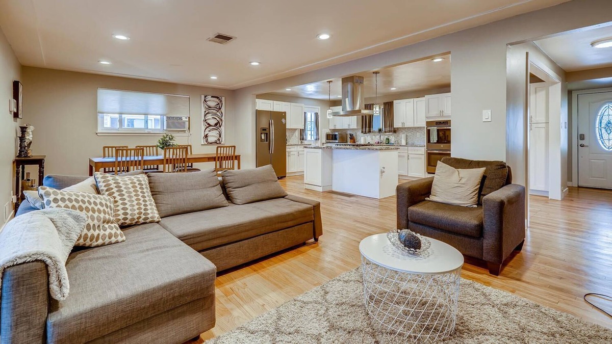 Barths House | 3 Bed, 2 Bath Home Minutes From Downtown Denver
