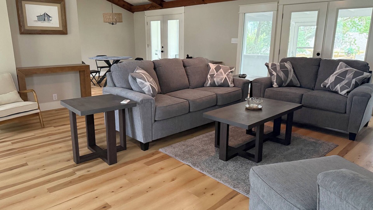 Valdosta House | 3 bed/2 bath home minutes from I-75 and Wild Adventures; WiFi, laundry, kitchen