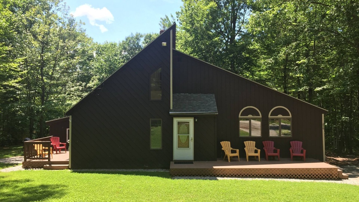Birch Hill House | 3 Bed – 2 Bath Rental House in the heart of the Mount Washington Valley!