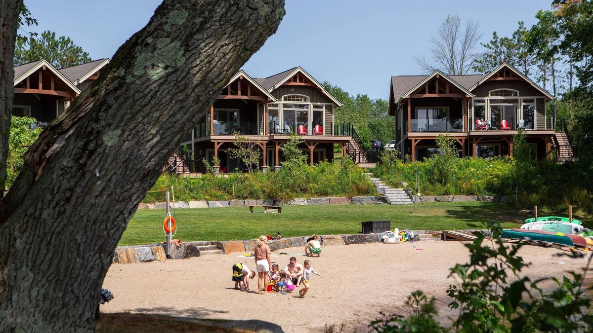 Port Carling Villa | 3 + bed 2 bath Villa on Lake Muskoka