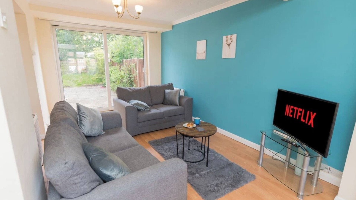 Olton House | 3 Bed 3 Bath - NEC, JLR, Airport.