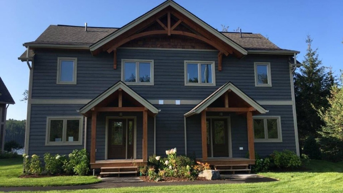 Port Carling Villa | 3 + bed 3 bath Villa on Lake Muskoka