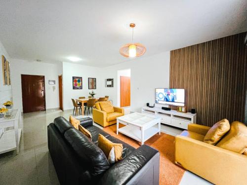 Belas Apartment | 3 Bed Apartment - Sleeps 6 - Free Parking