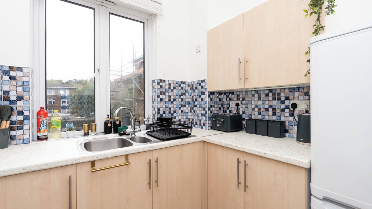Winchester Apartment | 3 Bed Apartment with Cathedral Views and Free City Centre Parking