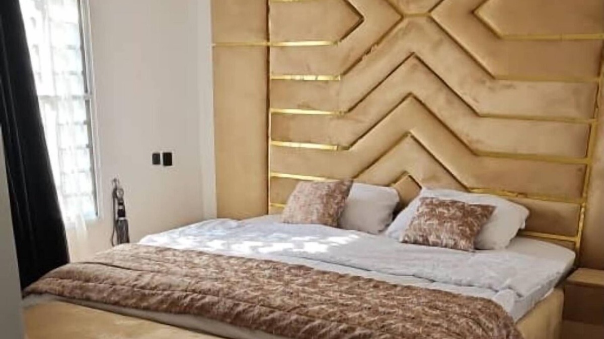 Ibadan Apartment | 3-bed Apt in beautiful Ibadan with WiFi,nHouse 7 zartech transformer oluyole ib