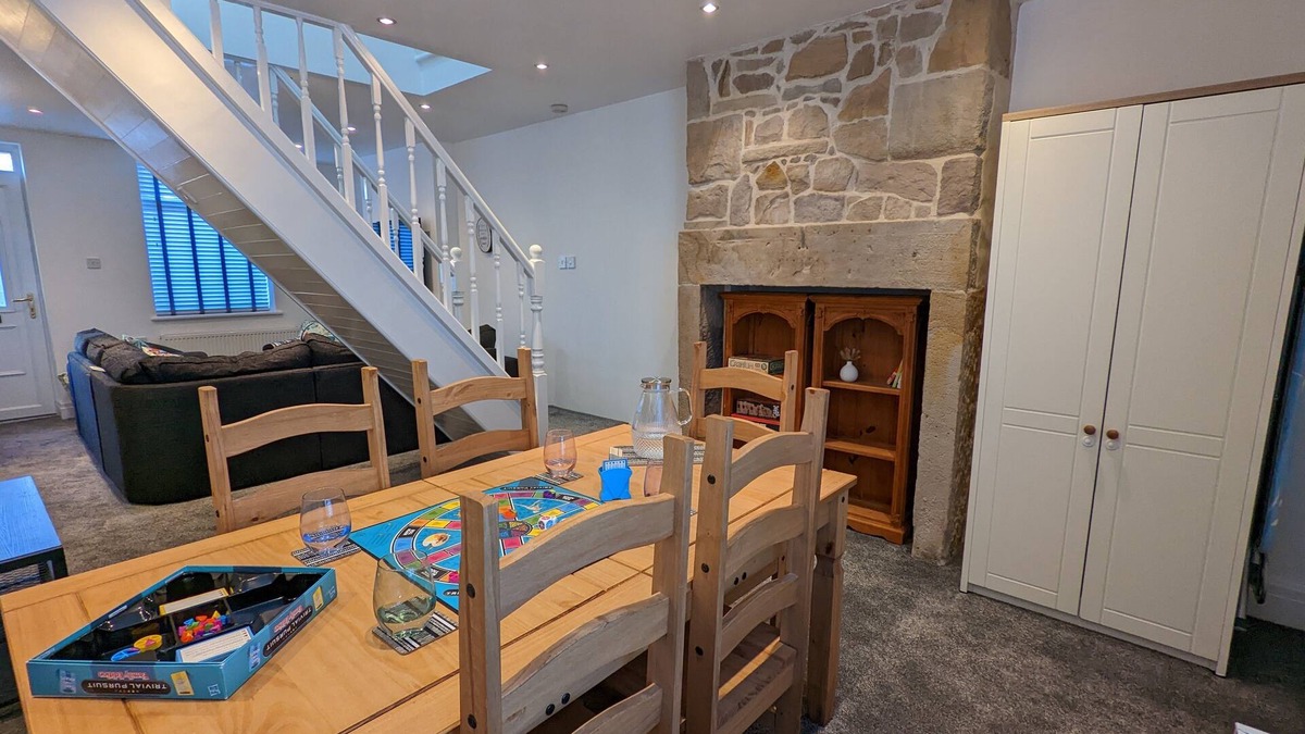 Lancaster House | 3 Bed City Home | South Facing Patio | 4-5 Beds