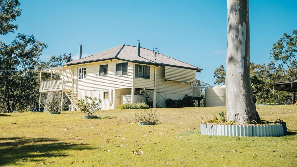 Taromeo Cottage | 3 bed cottage nestled at the centre of 18