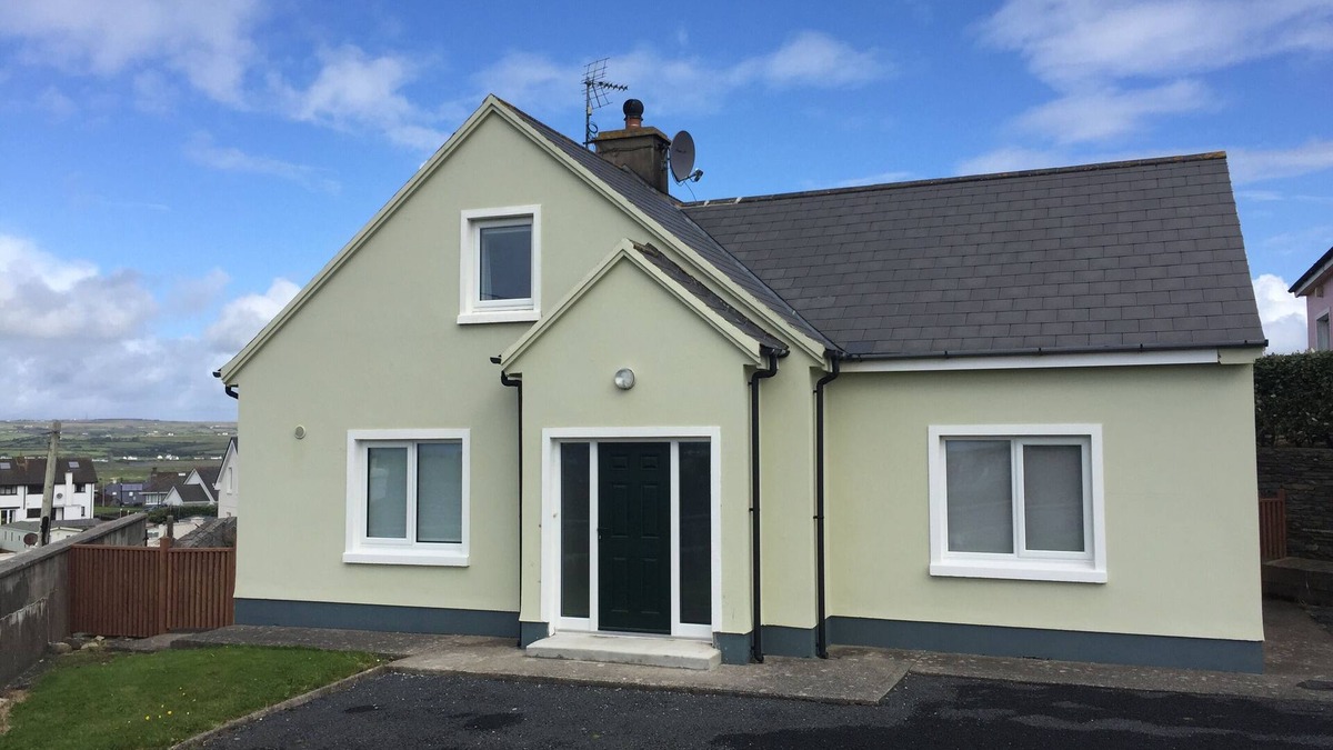 Lahinch House | 3 Bed Gem in the Emerald Isle Minutes Stroll from Lahinch
