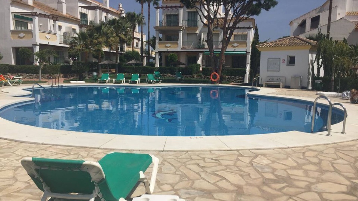 Urbanizacion Pinos Verdes Apartment | 3 Bed Ground Floor - walk to beach/restaurants. Fast Fibre WiFi
