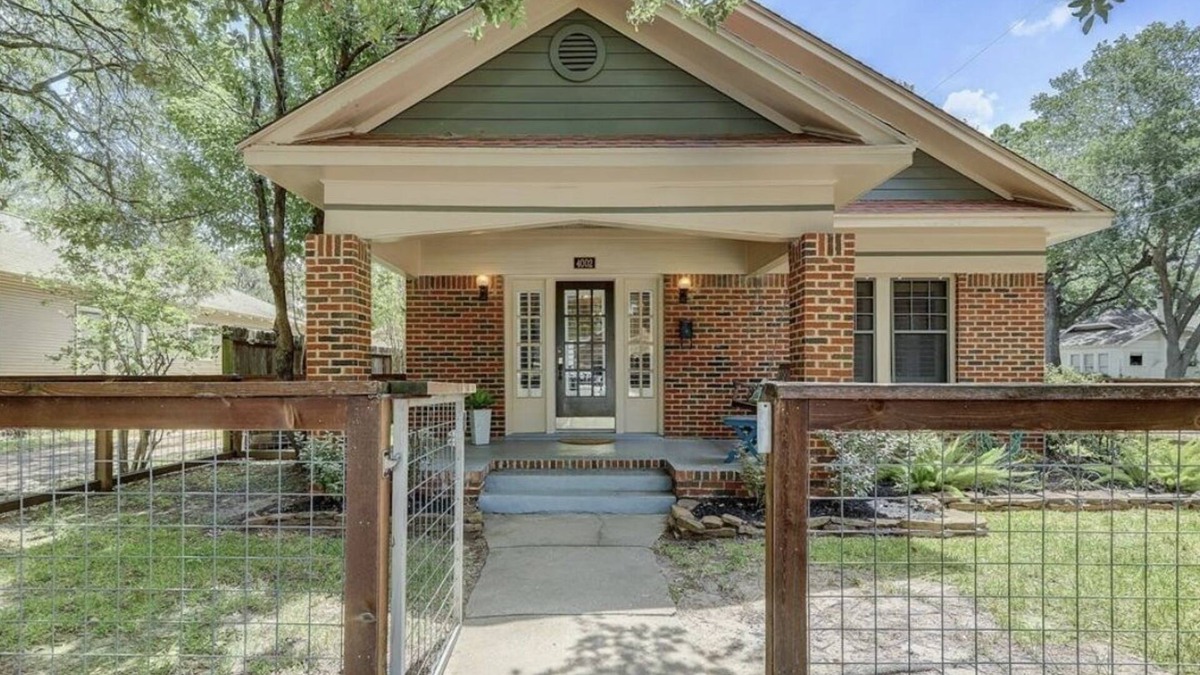 Greater Heights House | 3 Bed Historic Heights Bungalow w/Outdoor Living