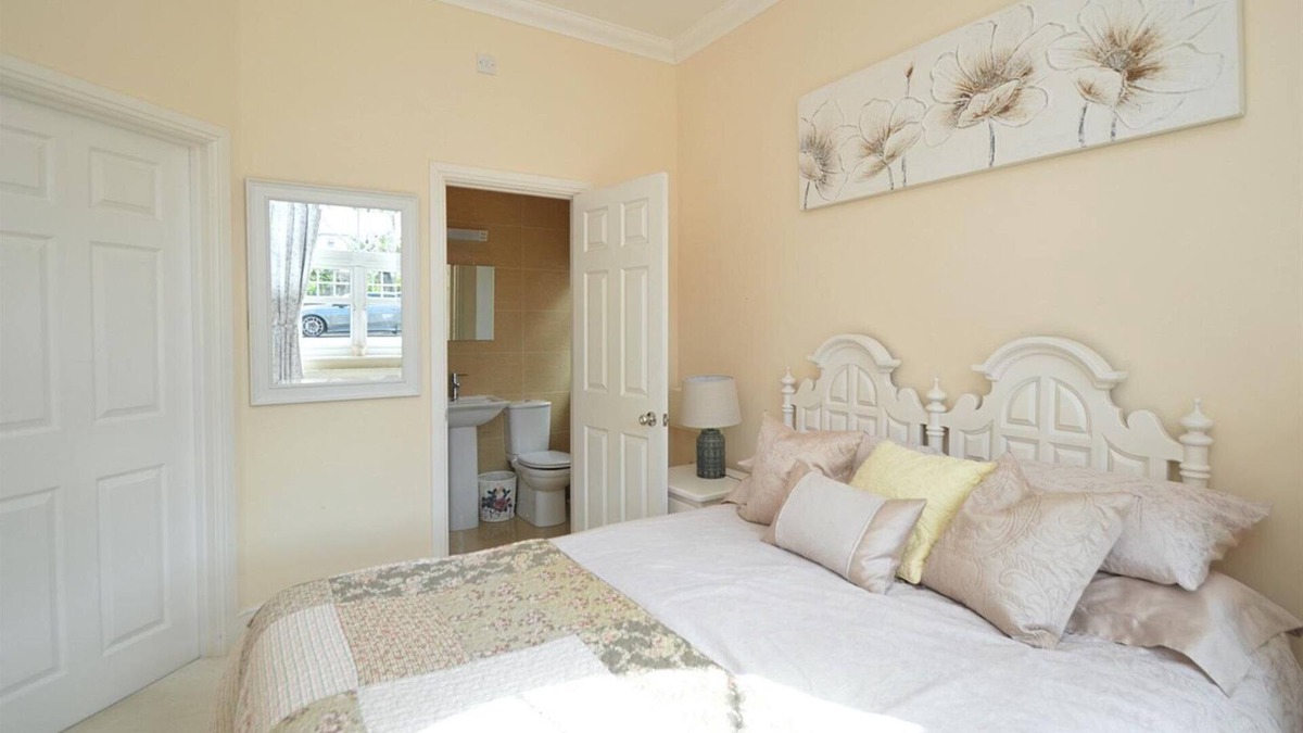 Apse Heath Other | 3 Bed Holiday Home