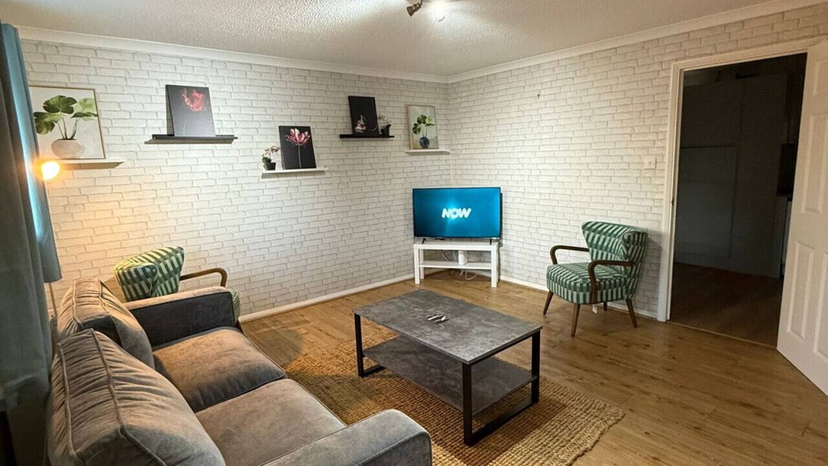 Bradley Stoke House | 3 bed house by mustang escapes