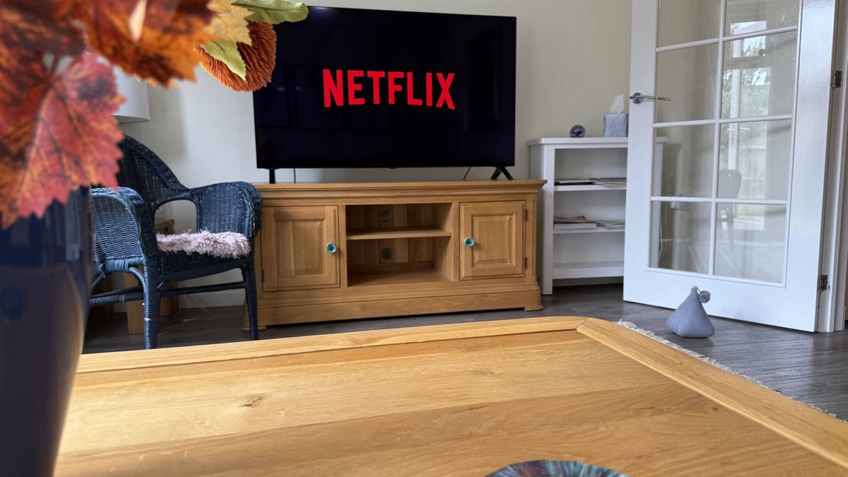Broadbridge Heath House | 3 Bed House in Horsham Parking/Fast WIFI