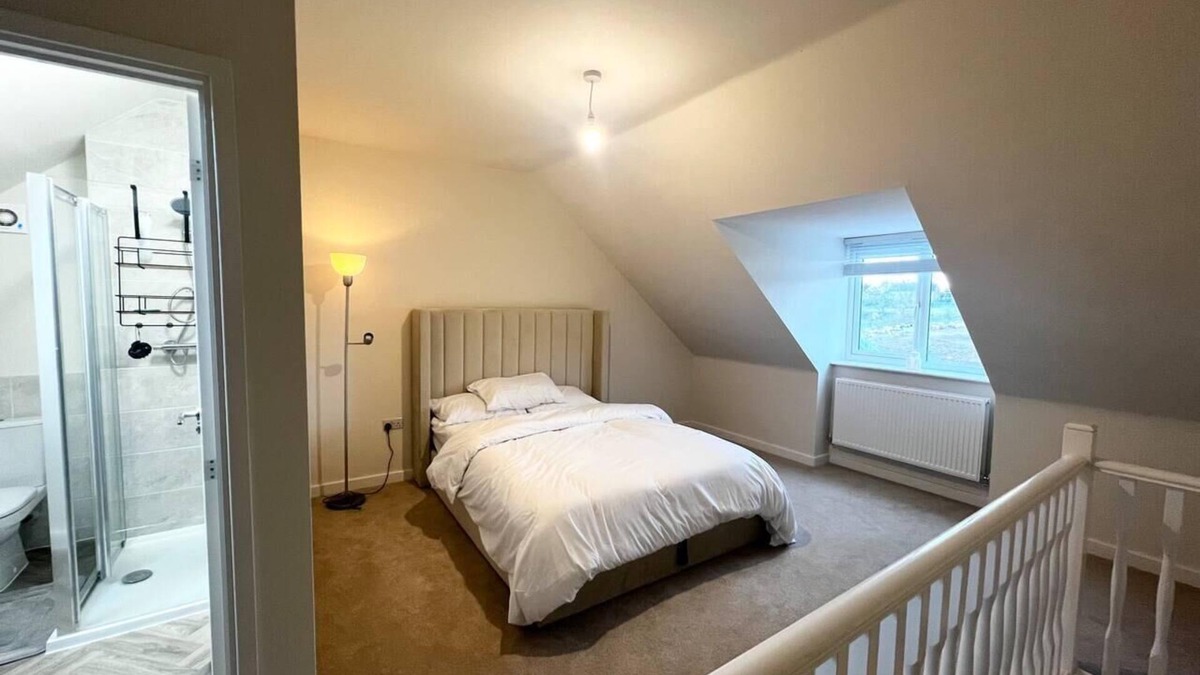 Bradford House | 3-Bed House, Sleeps 5, Free Parking