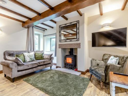 Monyash House | 3 Bed in Monyash 93504
