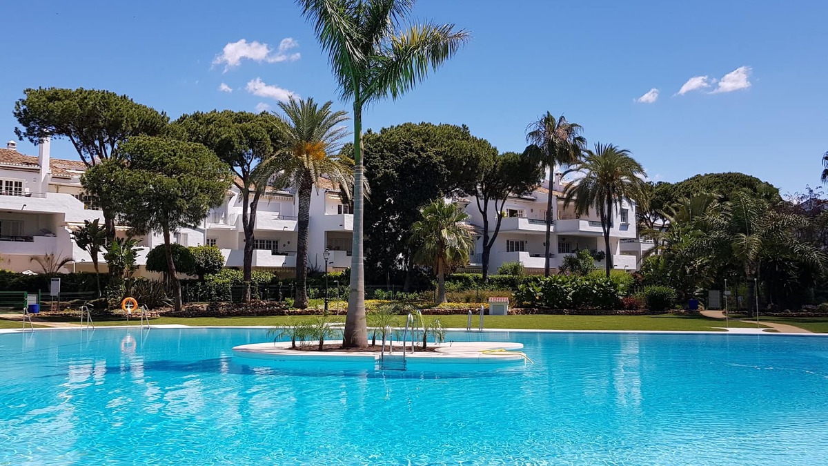 New Golden Mile Apartment | 3 bed luxury beach side apartment